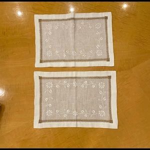 Pair of linen place mats